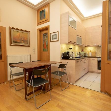 אתונה Acropolis Metro St.3 Bedrοοms 6 Persons Maisonette מראה חיצוני תמונה