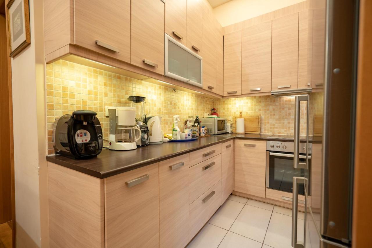 אתונה Acropolis Metro St.3 Bedrοοms 6 Persons Maisonette מראה חיצוני תמונה