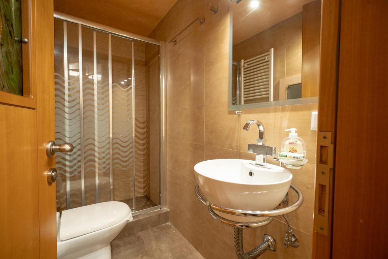 אתונה Acropolis Metro St.3 Bedrοοms 6 Persons Maisonette מראה חיצוני תמונה