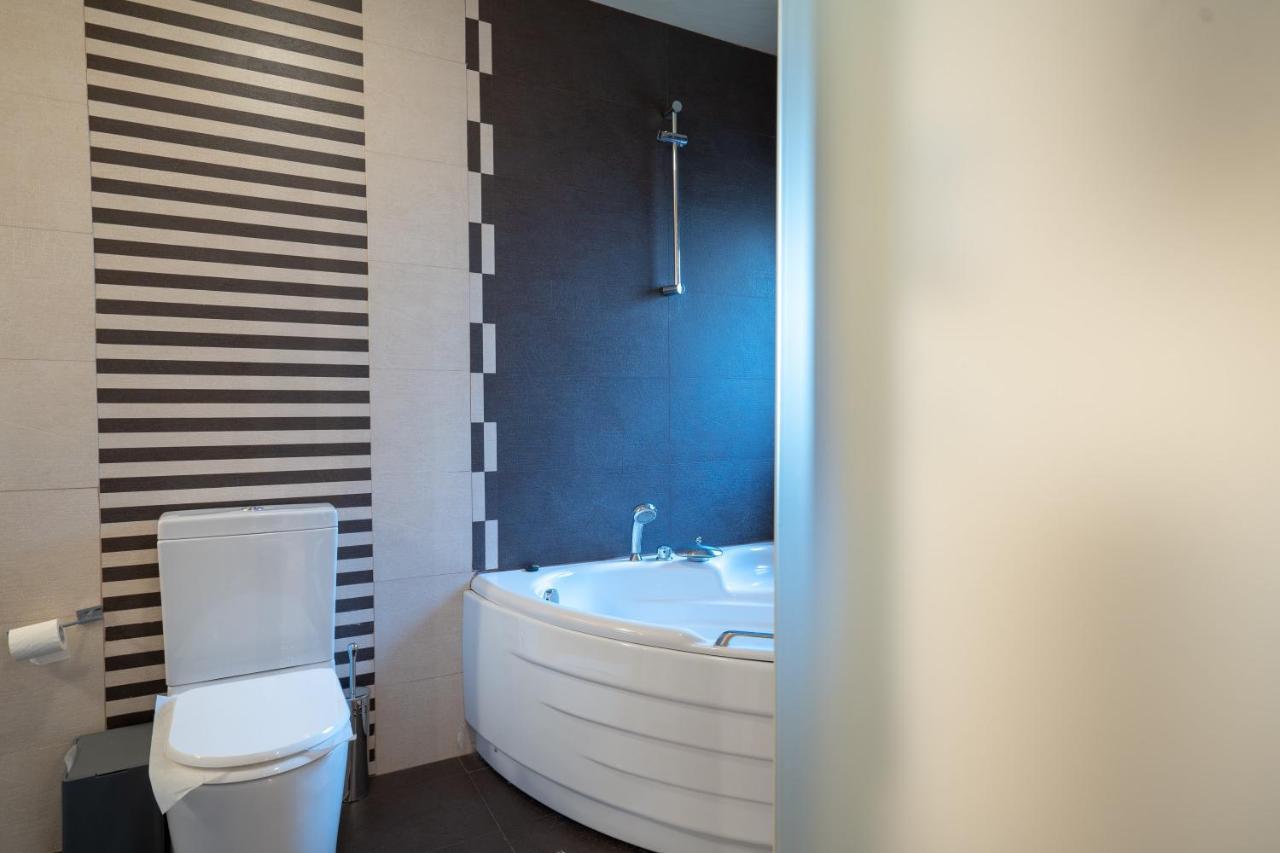 אתונה Acropolis Metro St.3 Bedrοοms 6 Persons Maisonette מראה חיצוני תמונה